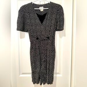 Stuart Alan Petites Black and White Patterned romper. Vintage size 6. VGUC